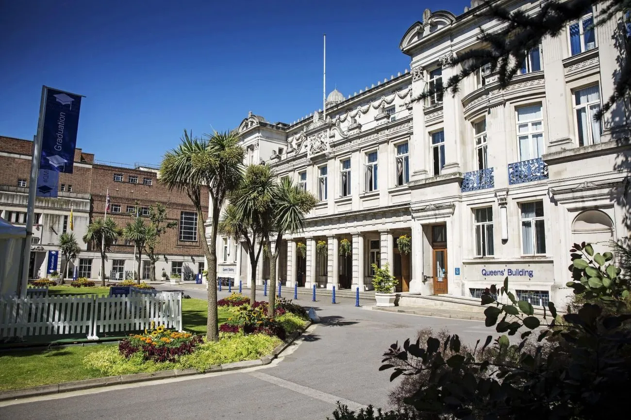 Queen Mary University of London - Sample Assignment